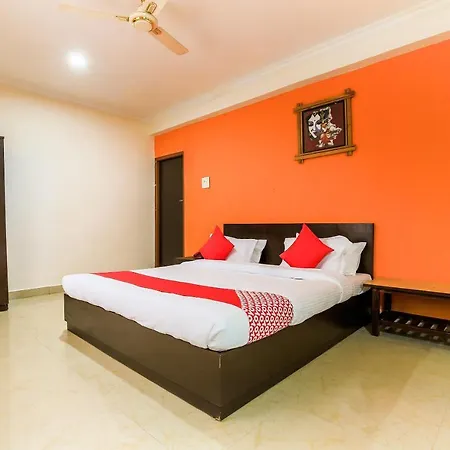Oyo 22263 Sri Sai Guest House-3
