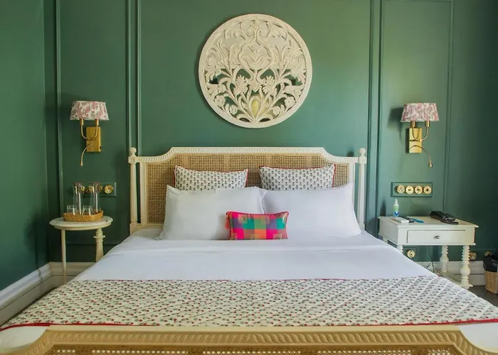 Boutique Red Thread Calangute Hotel