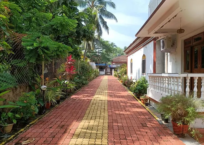 Pet friendly Jessia Holidayhome Candolim