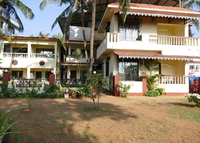 Shanu'S Seaside Inn - A Family-Run Guesthouse Just 100 Metres From Candolim Beach
