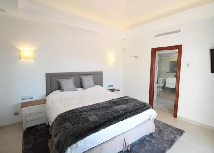 Jaycee Holiday Homes Baga