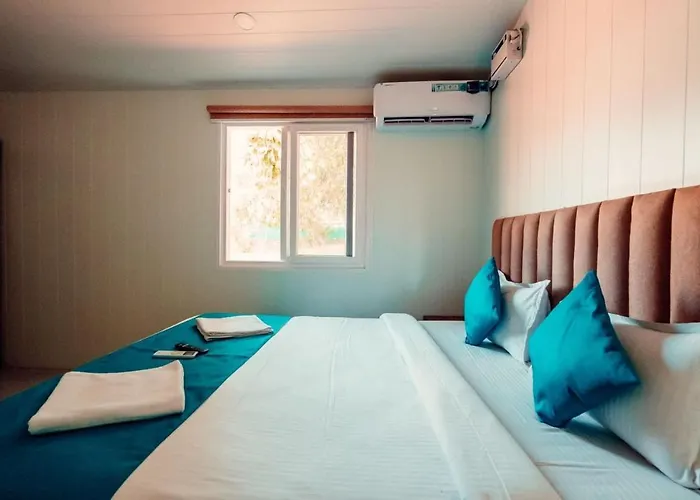 Sands Of Baga Beach Resort Calangute