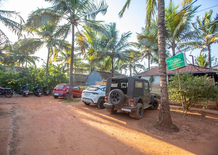 Green Ivy Resort, Cottages By Morjim Beach