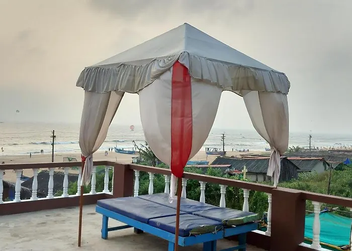 Francisco Sun Shine Beach Front Calangute