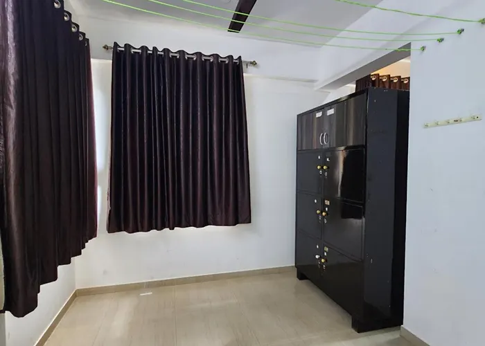 All Seasons Guest House I Rooms & Dorms Madgaon
