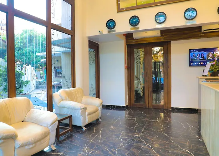Q 23 Resort & Suites Candolim