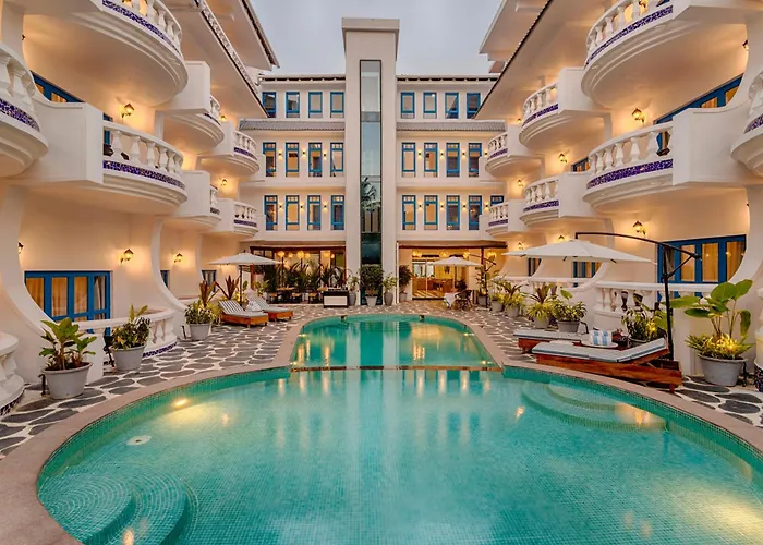 Azalea By Stone Wood Premier Hotel Varca