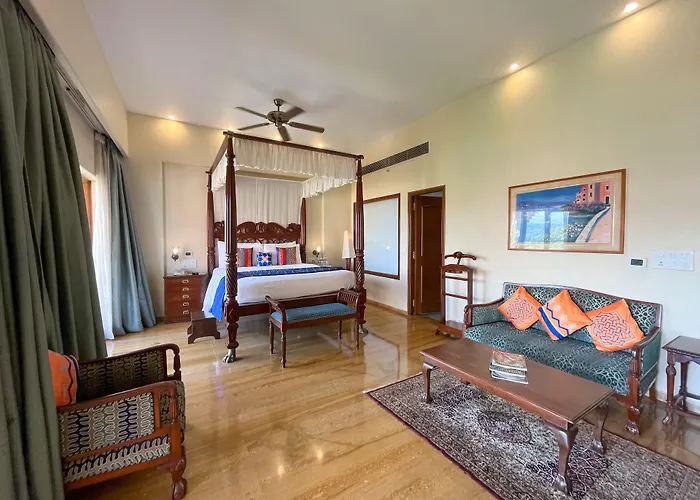 Candolim hotels near Reis Magos Fort