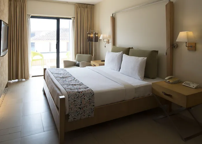 Dona Paula, Goa Hotel Panaji