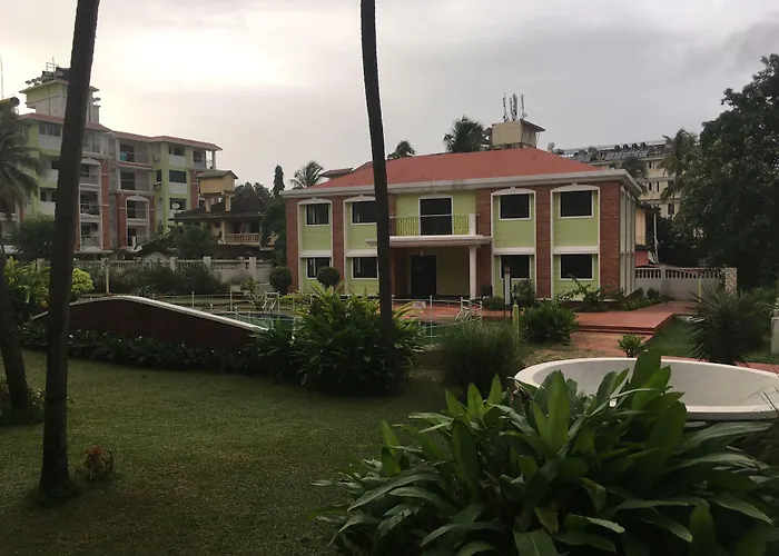 Monarch Suites Candolim