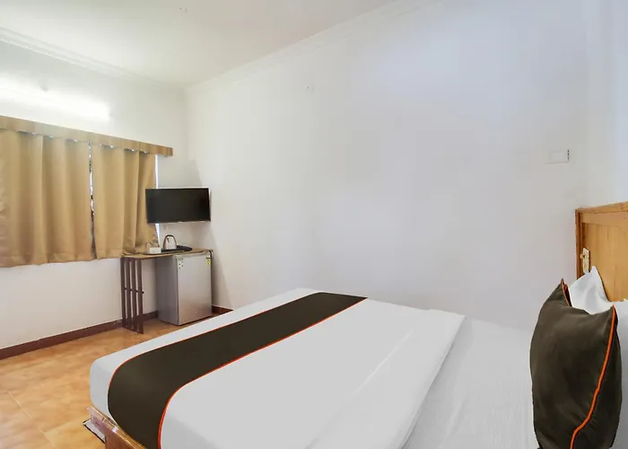 Pet friendly Collection O Bay Hotel Morjim
