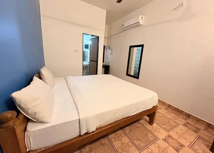 Calangute Turista Hotel