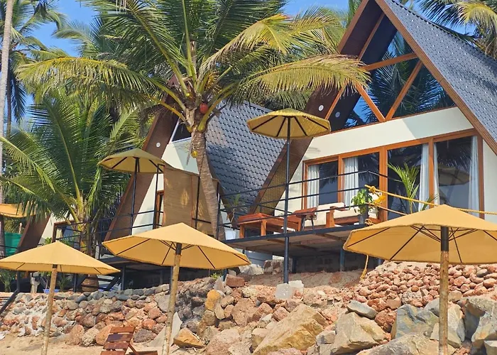 Colomb Sea View Cottages Patnem Beach