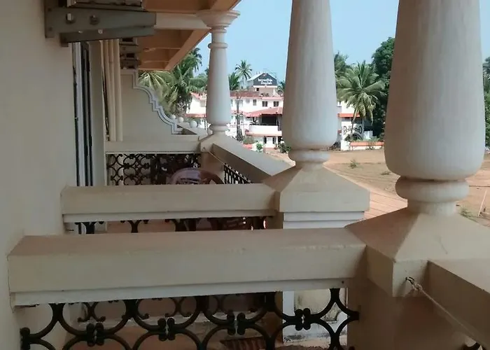 Ocean Crest Hotel Colva